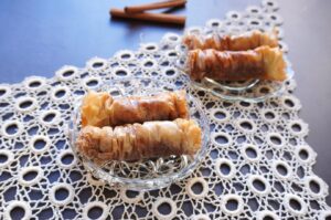 Easy Greek Baklava Rolls (Saragli) – Crispy, Syrupy, and Impossible to Resist